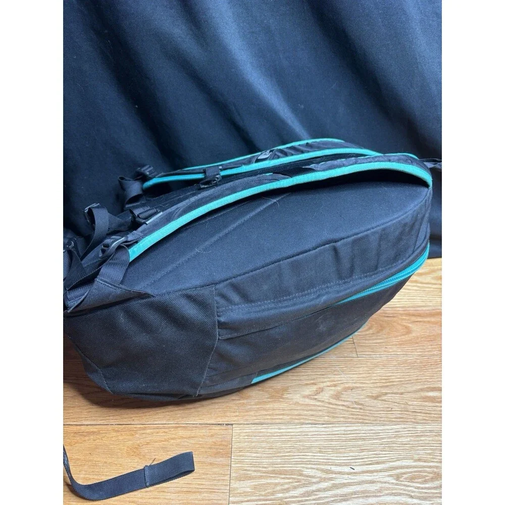 The North Face Vault Rucksack Black Blue Padded Strap Backpack Bag Casual